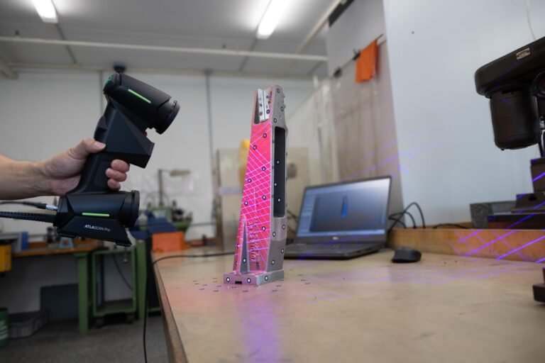Hexagon Pairs Handheld Scanner With Geomagic Design X to Speed Up MRO Reverse Engineering Hexagon MI H3DS ATLASCAN Pro scanning a component for reverse engineering. Photo via Hexagon.