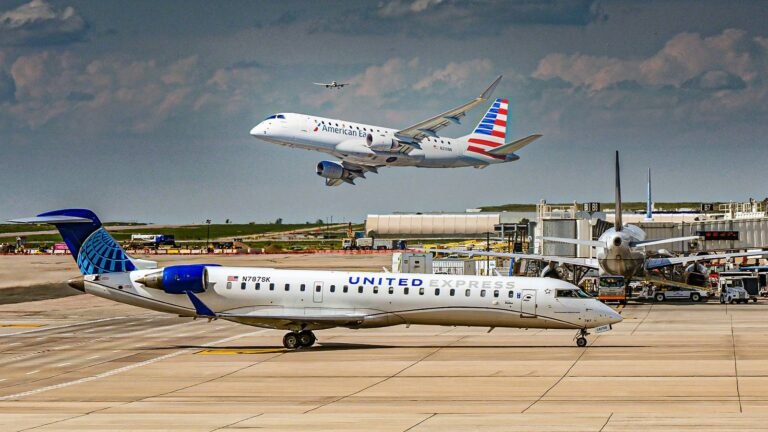 How American & United Airlines Are Turning 19-Year-Olds With Zero Flight Hours Into Branded Airline Pilots How American & United Airlines Are Turning 19-Year-Olds With Zero Flight Hours Into Branded Airline Pilots