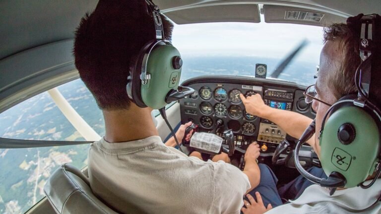 CFIs need to adopt best practices for teaching navigation by pilotage and dead reckoning so the clients don’t become lazy or slaves to the magenta line. [Credit: Derek Eckenroth]