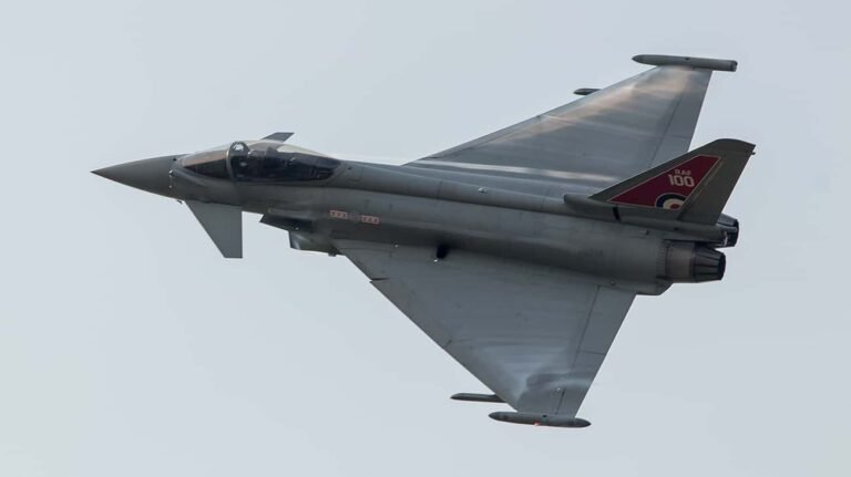 Kampfjets im Einsatz wegen Bombendrohung eines Teenagers