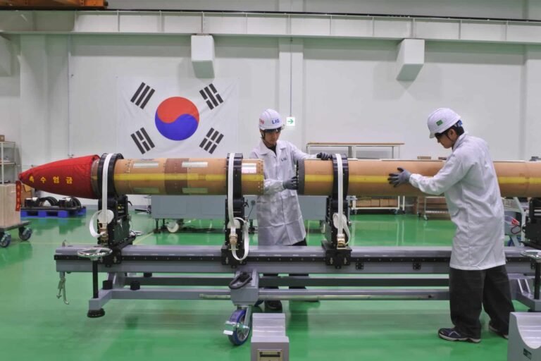LIG D&A Begins Assembly of Prototype KSAM-II Missiles for ROK Navy LIG D&A Begins Assembly of KSAM-II Prototype Missiles