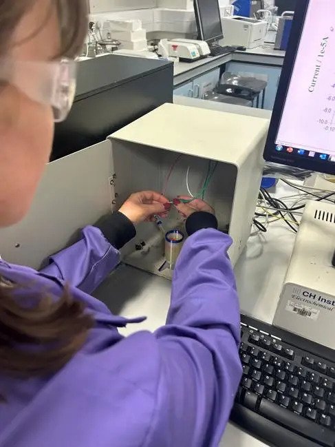 Low-cost 3D printed sensors could widen access to diagnostics University of Brighton develops low-cost 3D printed medical sensors. Photo via University of Brighton.