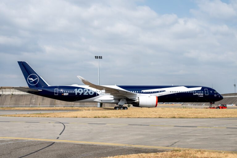 Lufthansa A350-1000: “100 Jahre”-Jubiläumslackierung Lufthansa A350-1000: "100 Jahre"-Jubiläumslackierung