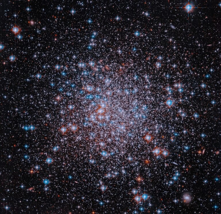 NASA’s Hubble Spies Stellar Sparkler for July 4th NASA's Hubble Spies Stellar Sparkler for July 4th