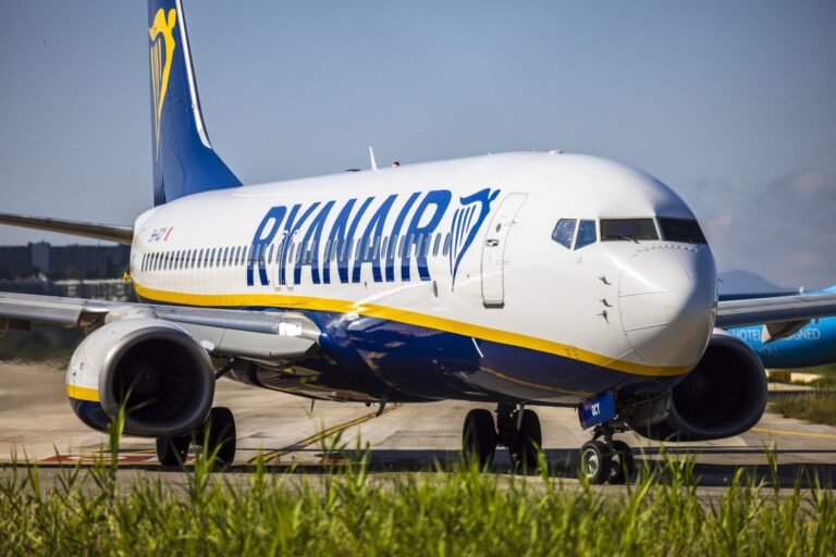 NTSB leads probe into Ryanair’s window incident over Greece NTSB leads probe into Ryanair’s window incident over Greece