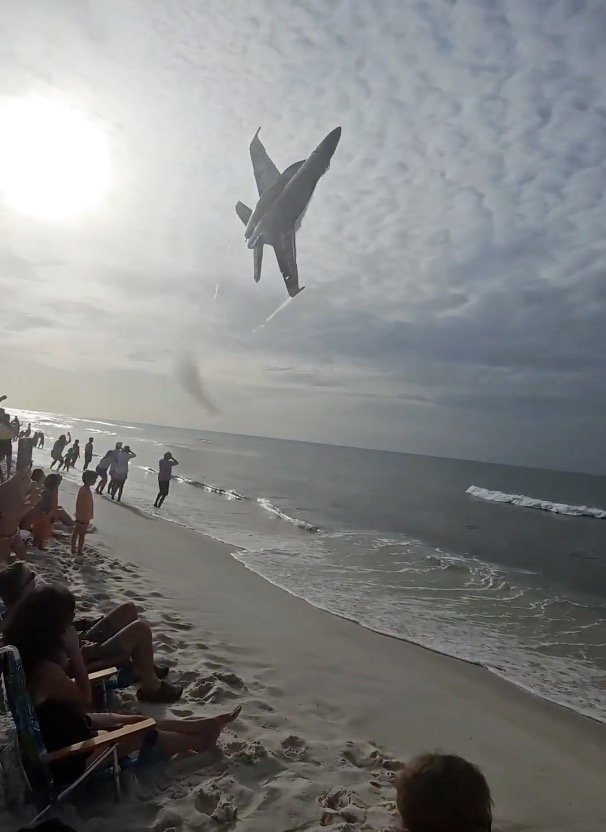 ‘No reprimands, no firings, no problem’ after Blue Angels making low-altitude flyover over Pensacola Beach 'No reprimands, no firings, no problem' after Blue Angels making low-altitude flyover over Pensacola Beach
