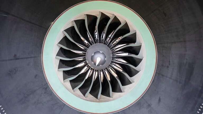 Opinion: Engine-Makers Gain From Aerospace Earnings Divide aircraft engine