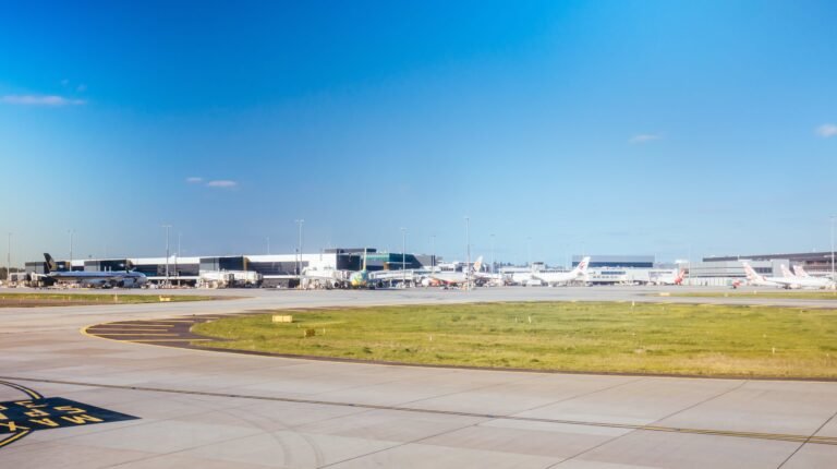 Qantas Group and Melbourne Airport agree key terms on runway and terminal expansion