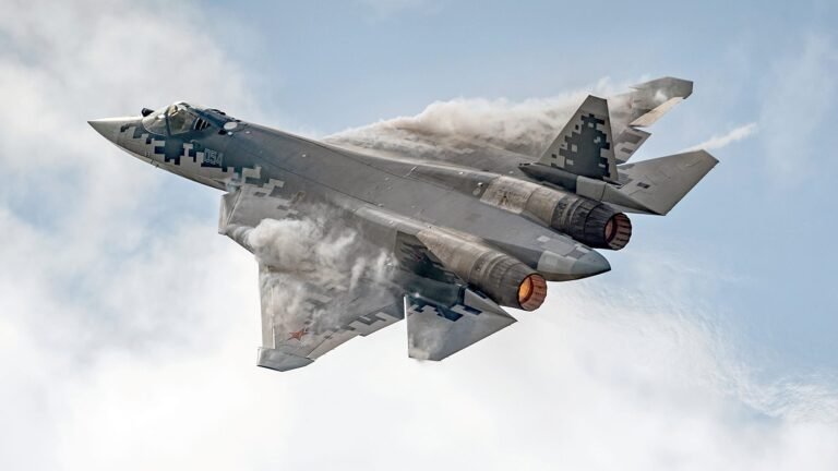 Russlands Super-Kampfjet stürzt bei Moskau ab Russlands Super-Kampfjet Suchoi Su-57 in Aktion.