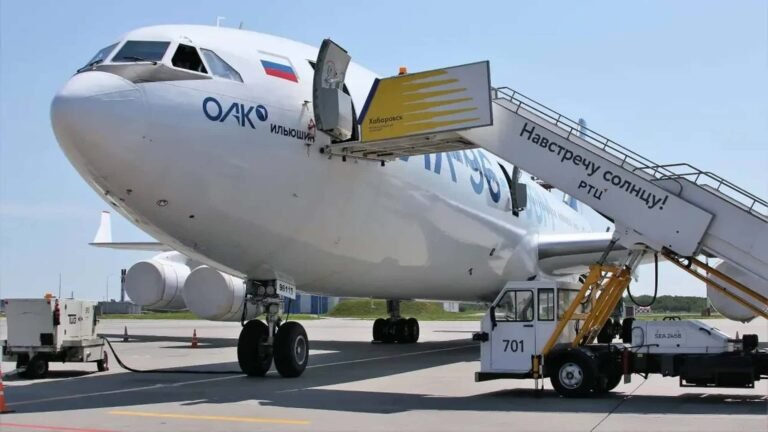 Russlands neuer Retro-Großraumjet fliegt wieder Airbus A321 von Pyramids Airlines aus Ägypten