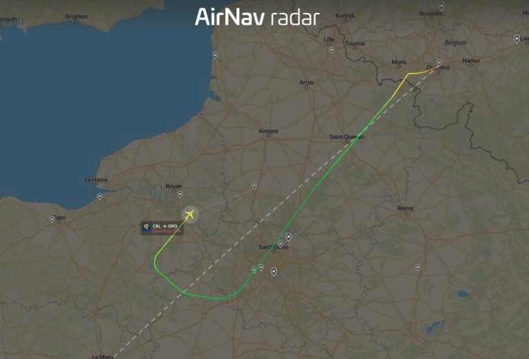 Ryanair flight FR1386 to Porto is declaring an emergency and diverting to Paris BVA