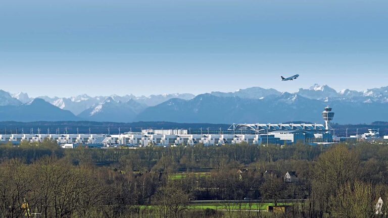 Start-ups, Hochschulen und Konzerne: Bayerns boomende Luft- und Raumfahrt Air Show beim Tag der Marine, 2022