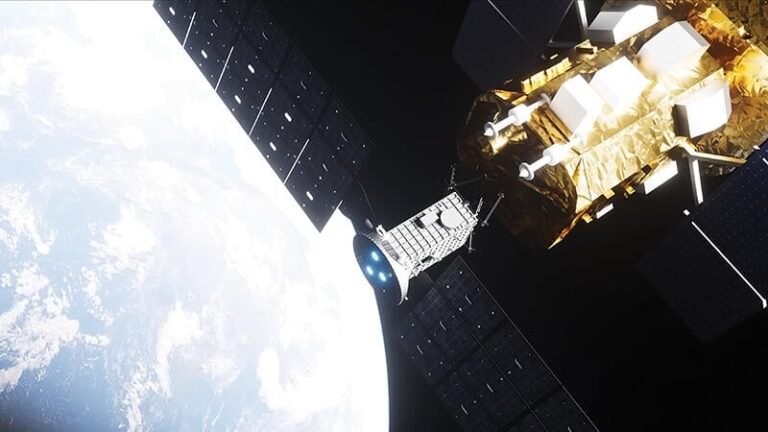 Startup Aims To Catch A Falling Space Telescope Katalyst Space LINK robotic spacecraft rendering