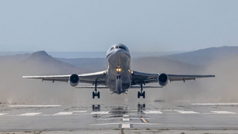 TriStar und Pegasus XL bringen Link in den Orbit TriStar und Pegasus XL bringen Link in den Orbit