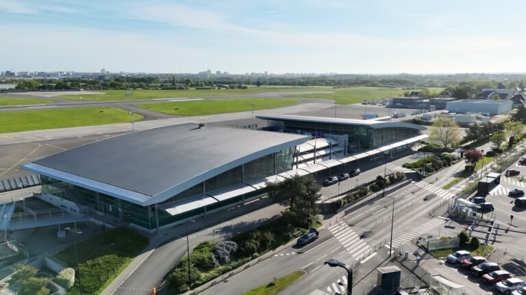 Vinci Airports consortium selected to modernize Rennes and Dinard airports VINCI Airports Aerial view of Rennes airport on a bright sunny day.