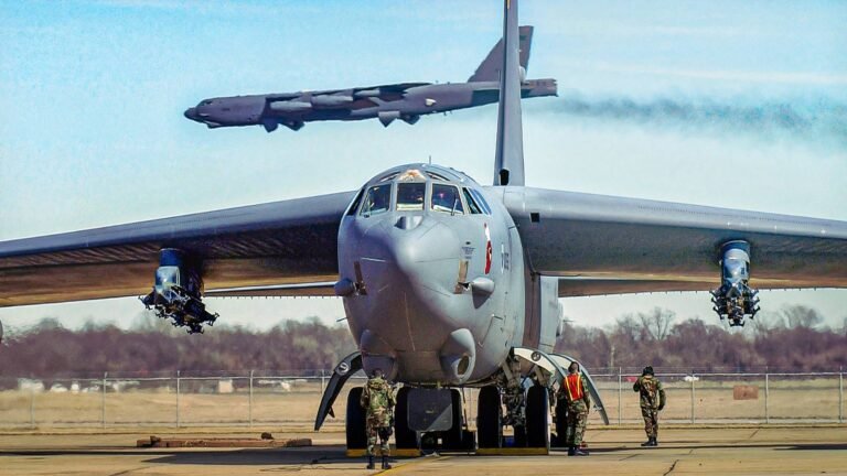Why The US Air Force's 1950s B-52 Is Easier To Modernize Than Its 1990s F-22 Raptor