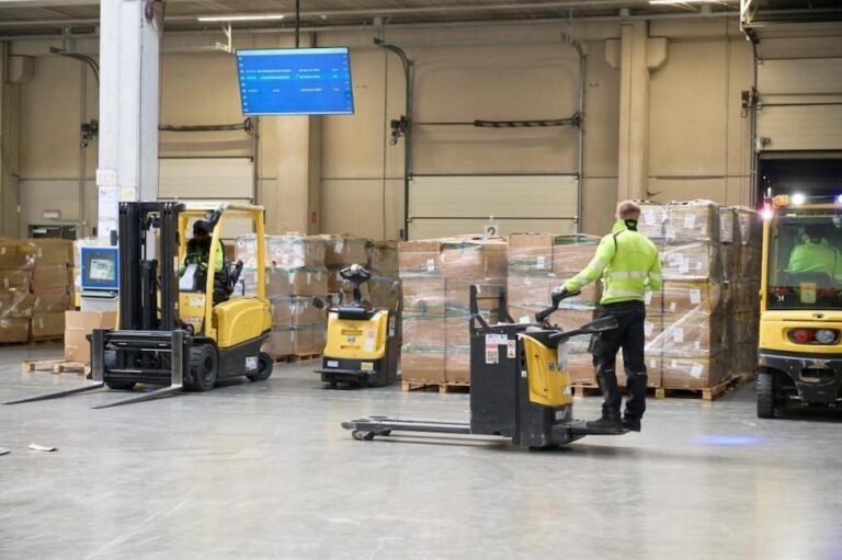 E-commerce warehouse