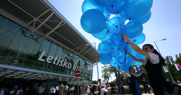 Zu erfolgreich für sein Terminal: Flughafen Bratislava muss nach 14 Jahren schon wieder aubsbauen Zu erfolgreich für sein Terminal: Flughafen Bratislava muss nach 14 Jahren schon wieder aubsbauen