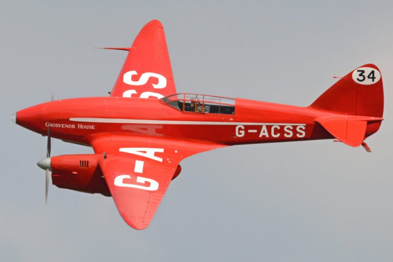 1934 race-winning DH.88 Comet damaged at Shuttleworth 1934 race-winning DH.88 Comet damaged at Shuttleworth