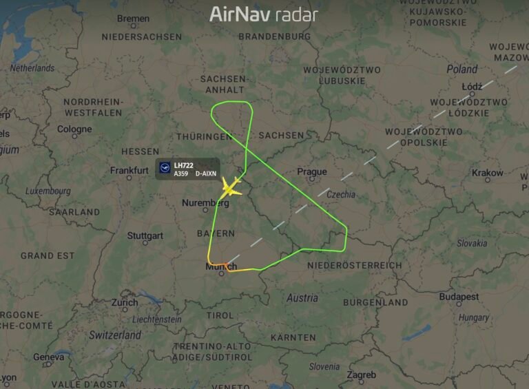 A Lufthansa A350 returned to Munich as pilots worked 2 hours on in-flight tech issue A Lufthansa A350 returned to Munich as pilots worked 2 hours on in-flight tech issue