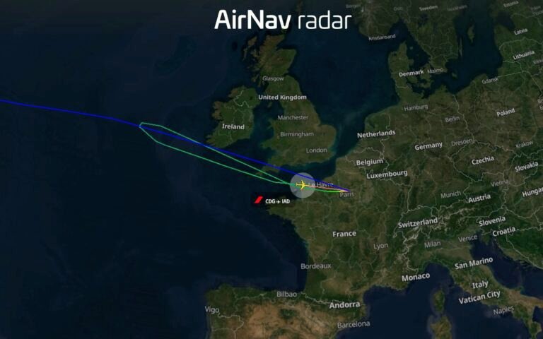 Air France AF50 to Washington is declaring an emergency and returning to Paris