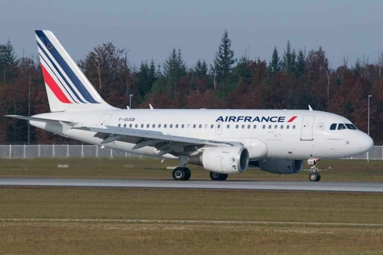 Air France pushes Airbus A318 retirement into 2027 Air Data News