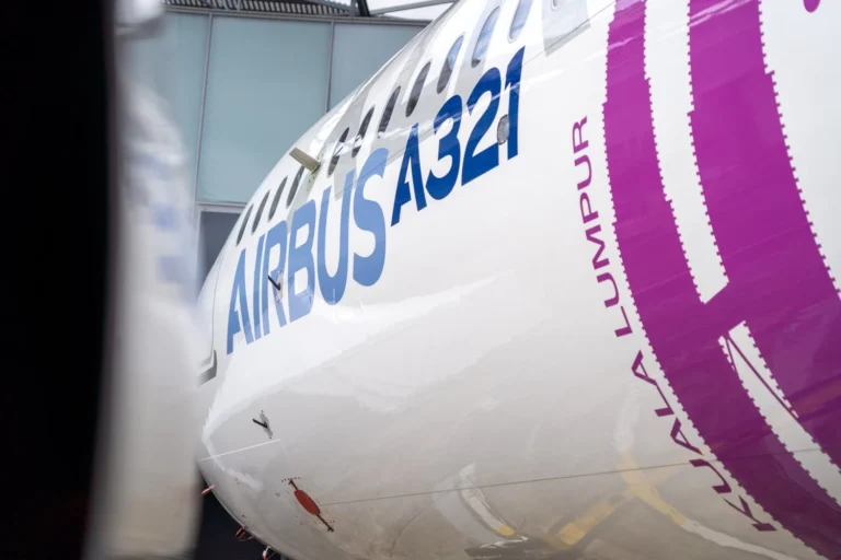 Airbus backs down on four-day office plan after employee protests Air Data News
