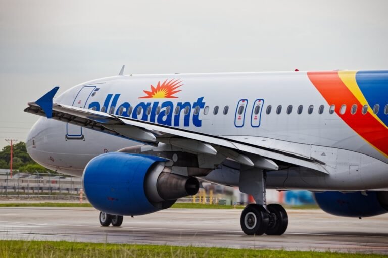 Allegiant Pilots Ratify Contract With 40% Average Pay Raise Allegiant Pilots Ratify Contract With 40% Average Pay Raise