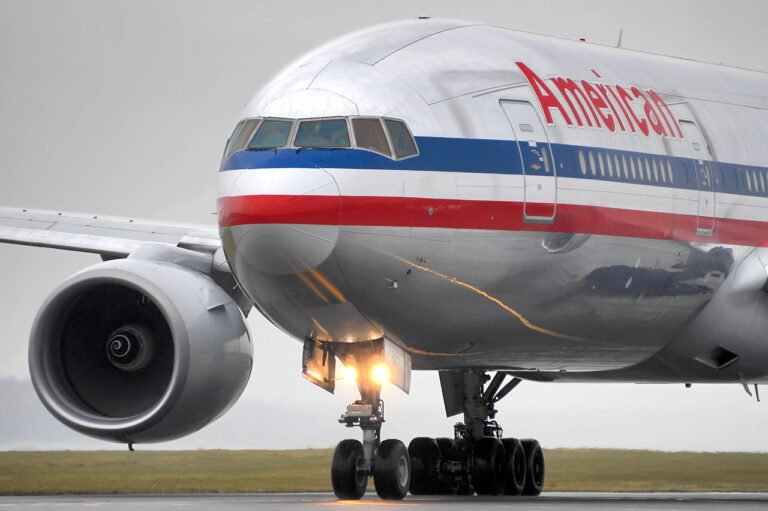 American Airlines reshuffles leadership amid lagging profits American Airlines reshuffles leadership amid lagging profits