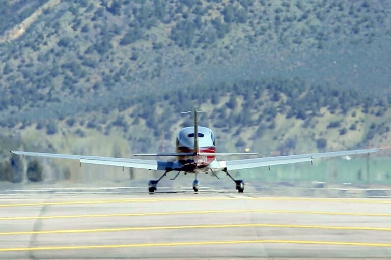 Can You Take Off With Another Plane On The Runway? Can You Take Off With Another Plane On The Runway?
