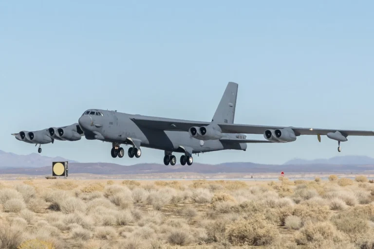 Congressional watchdog warns of risks to $21 billion B-52 modernization Air Data News