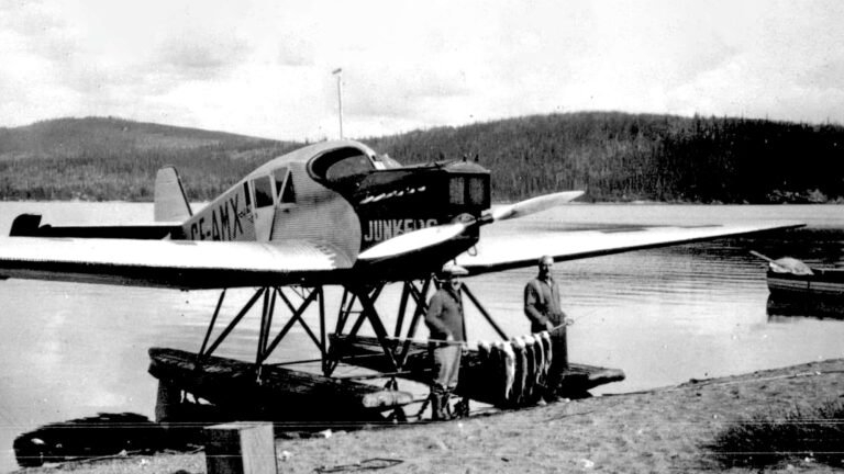 Transall C-160D als Löschflugzeug beim Wasserabwurf
