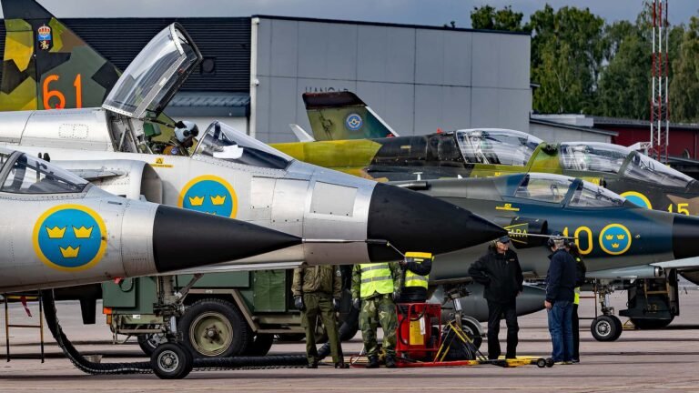 Einmalige Flugschau in Linköping – schwedische Luftwaffe feiert 100 Jahre Edwards welcomes back Air Force's first C-17