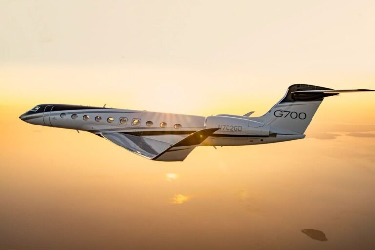 Gulfstream smashes Bombardier’s LAX to FAB speed record Gulfstream smashes Bombardier's LAX to FAB speed record