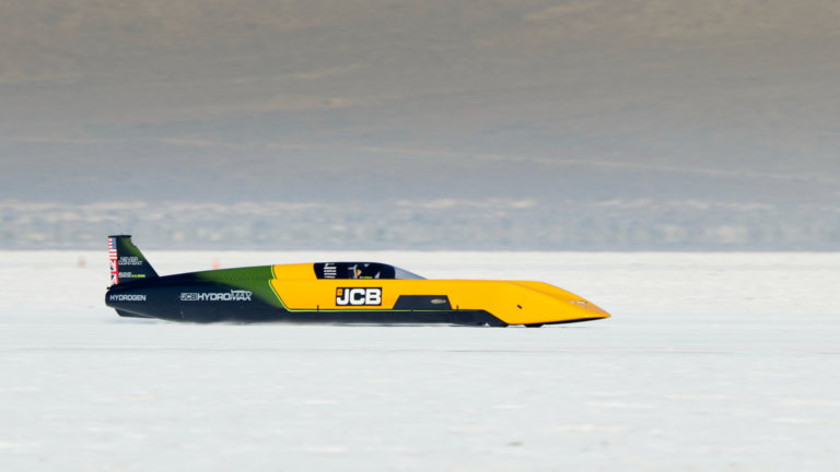Hydrogen-powered ‘rocket car’ tops 400 mph in record-breaking test (video) Hydrogen-powered 'rocket car' tops 400 mph in record-breaking test (video)