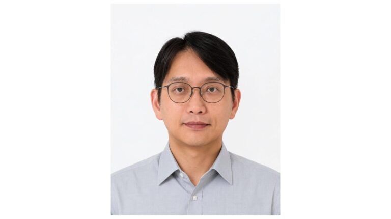 Headshot of Junghyun Kwon against a white background.