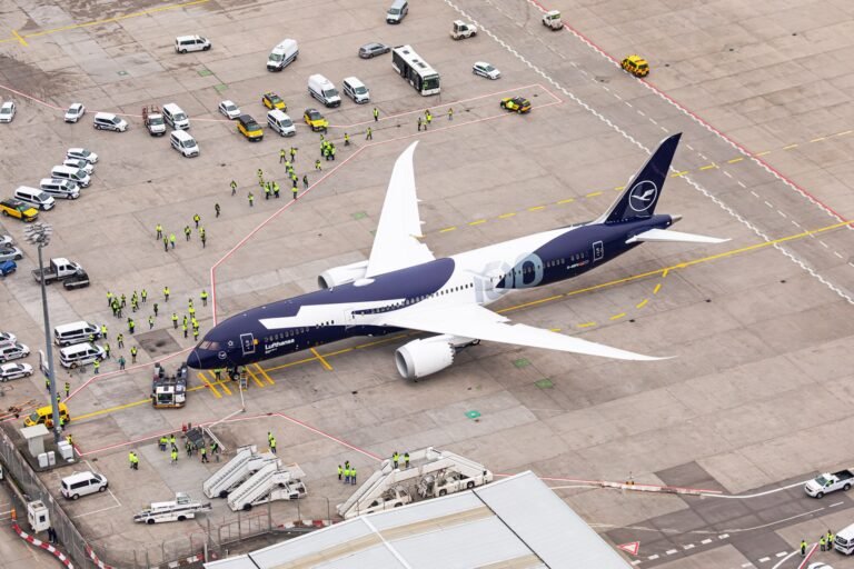 Lufthansa Group pays over 3/4 of a billion extra for Q2 fuel Lufthansa Group pays over 3/4 of a billion extra for Q2 fuel