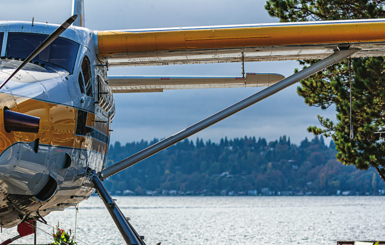 A Kenmore Air de Havilland DHC-3 Otter [Credit: Stephen Yeates]