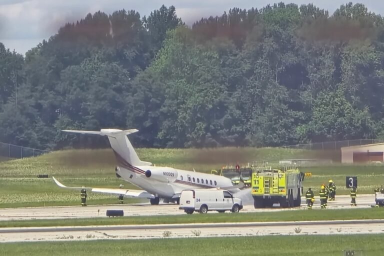 NetJets Citation Longitude makes gear-up landing in Ohio