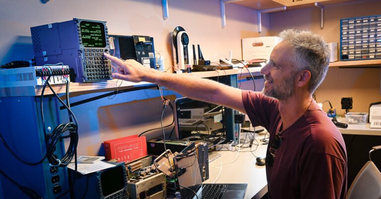 Researchers Demonstrate 60-Second 737 Avionics Attack