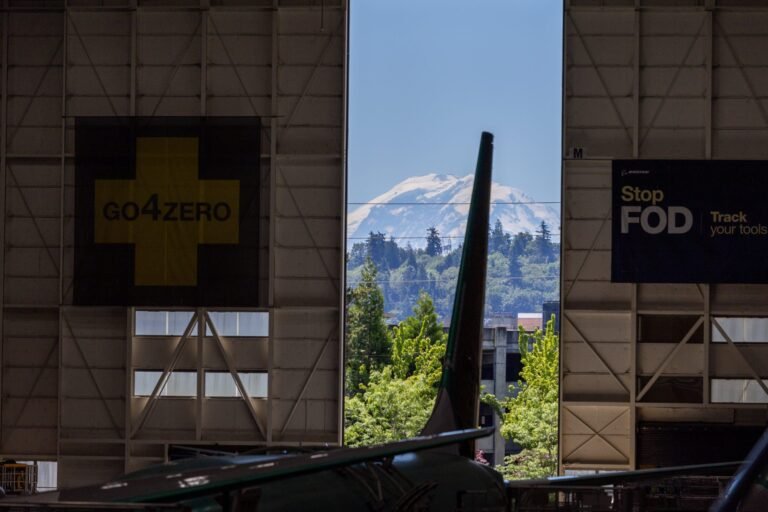 SPEEA union leaders endorse Boeing contract proposals