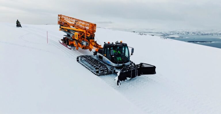 Self-erector skis in | Vertikal.net