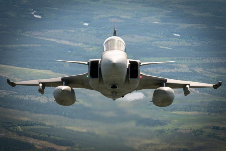 Sweden to send Gripens to patrol Finland's Russian border