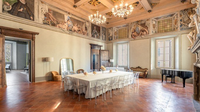 This Historic $12.2 Million Italian Palazzo Has Centuries-Old Frescoes This Historic $12.2 Million Italian Palazzo Has Centuries-Old Frescoes