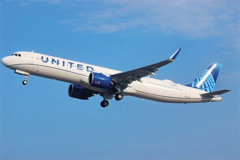 United secures $390M in financing for A321neos and 737-8s