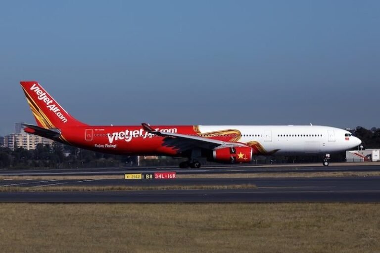 VietJet Announces Plans To Operate From Western Sydney Airport vietjet a330