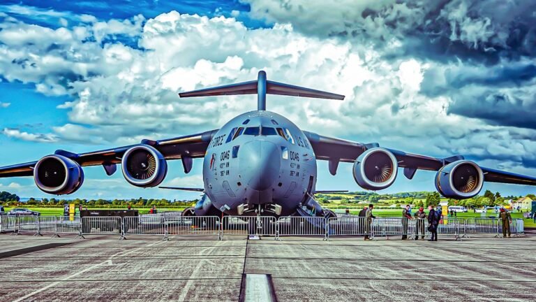Why Did McDonnell Douglas Build The C-17 Globemaster With 4 Engines?