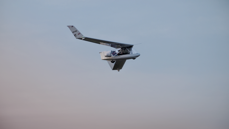 Whisper Aero eQ250 electric quiet propulsion system powers Swift 3 glider on piloted test flight