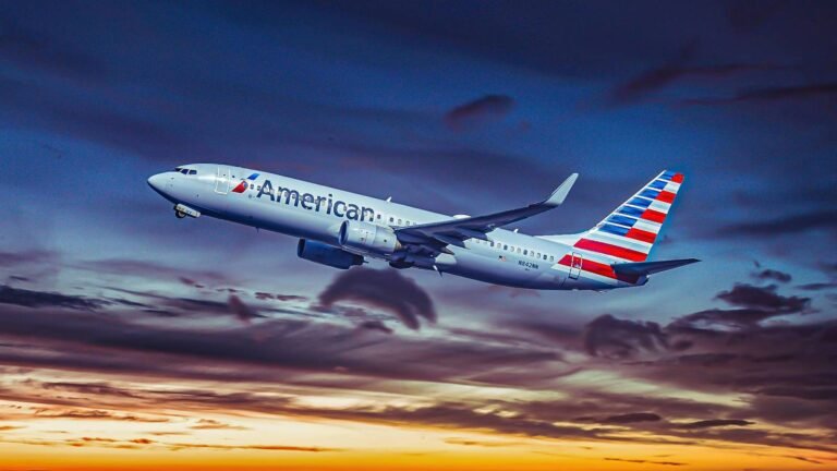 3 American Airlines Passengers Duct-Tape 'Biting' Man To His Seat After Racist Abuse