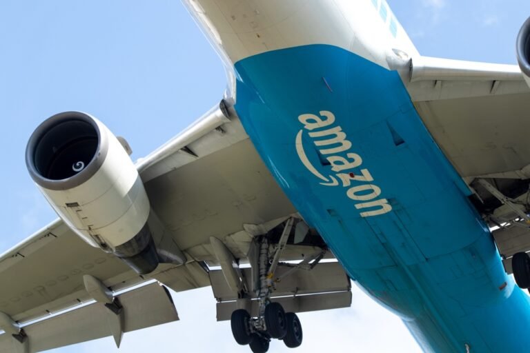 Amazon 767 Overrun Kills Five in Miami Amazon 767 Overrun Kills Five in Miami